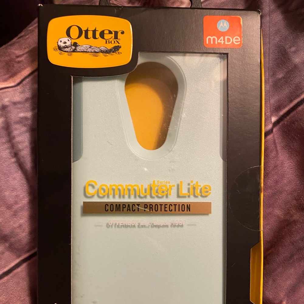OtterBox commuter lite case for a Droid Moto G